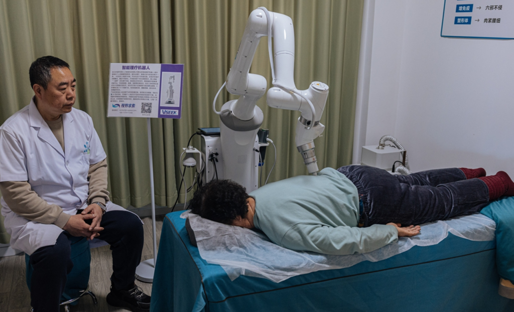 Techtrends: Slimme seniorie draait op robotica en AI-apparatuur